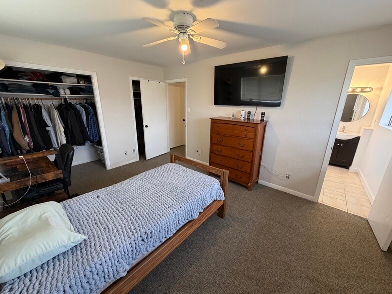 More Photos Of 831 FM 2917 Rd, Alvin Religious Facility For Sale