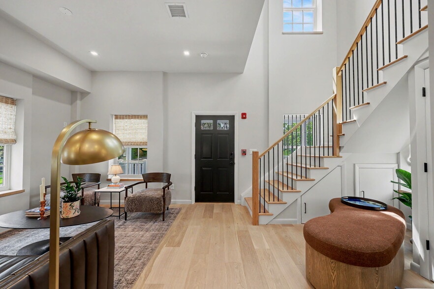 More Photos Of 63 Church St, Greenwich Apartments For Sale
