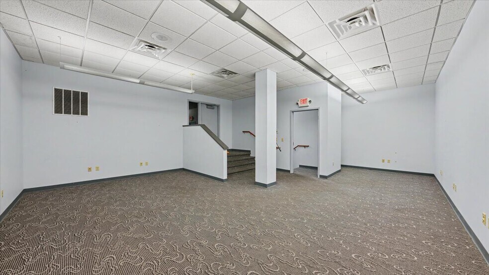 More Photos Of 102 Walnut St, Winona Office Residential For Sale