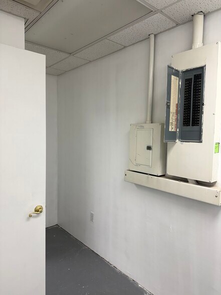 More Photos Of 578 Susquehanna Blvd, Hazleton Freestanding For Lease