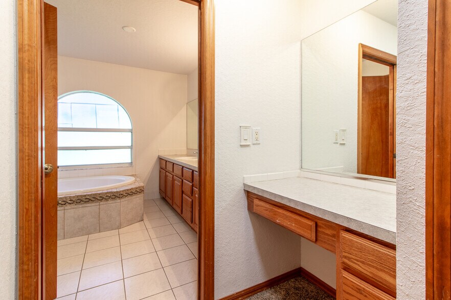 More Photos Of 3255 SE 3rd Ave, Ocala Office Residential For Sale