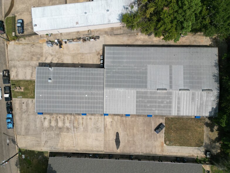 More Photos Of 3550 Westway St, Tyler Warehouse For Lease