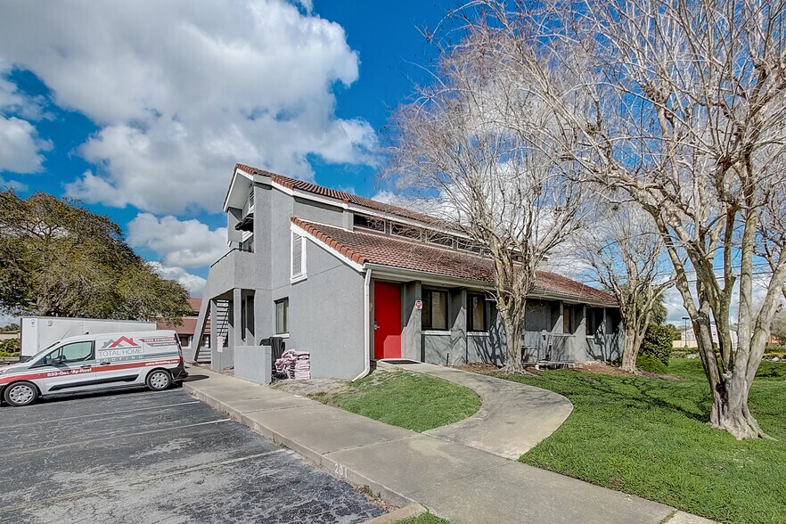 More Photos Of 201 W SR 434, Winter Springs Medical For Lease