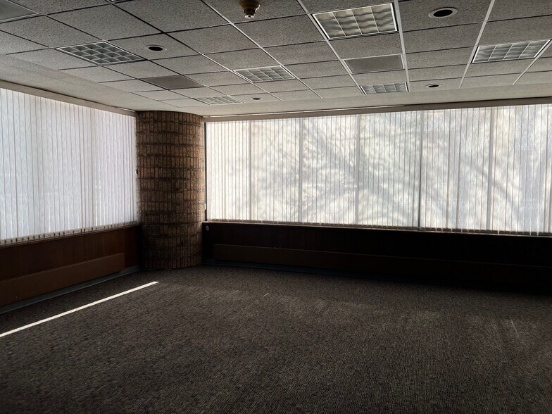 More Photos Of 502 2nd Ave N, Wahpeton Office For Sale