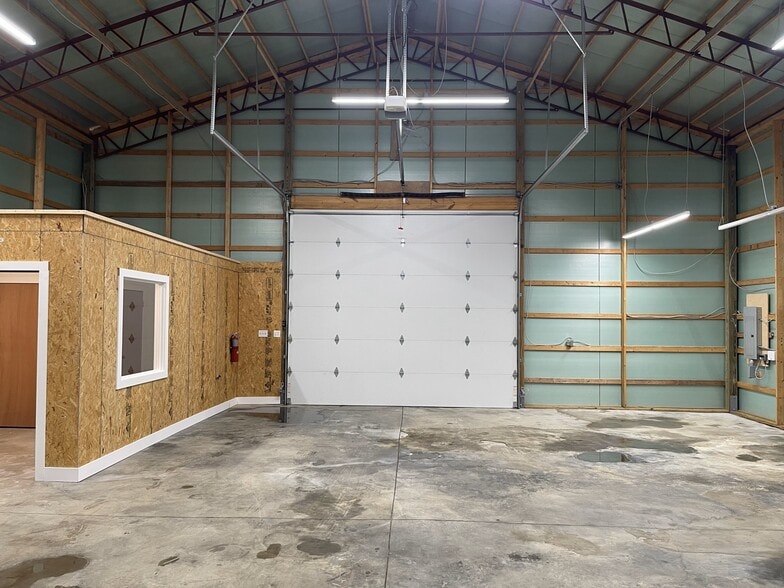 More Photos Of 21319 N Preston Hwy, Bruceton Mills Flex For Sale