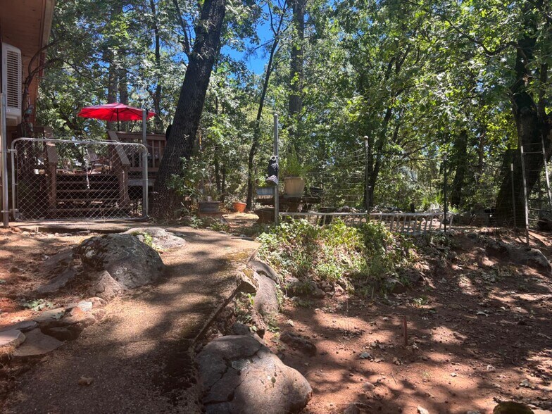 More Photos Of 15574 Hinton Rd, Pioneer Land For Sale