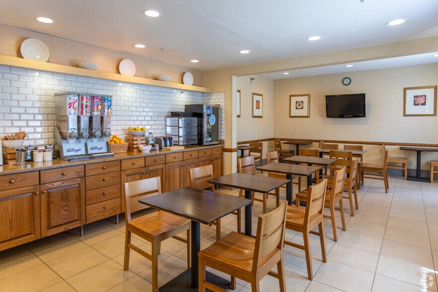 More Photos Of 4323 Highway 52 N, Rochester Hotel For Sale