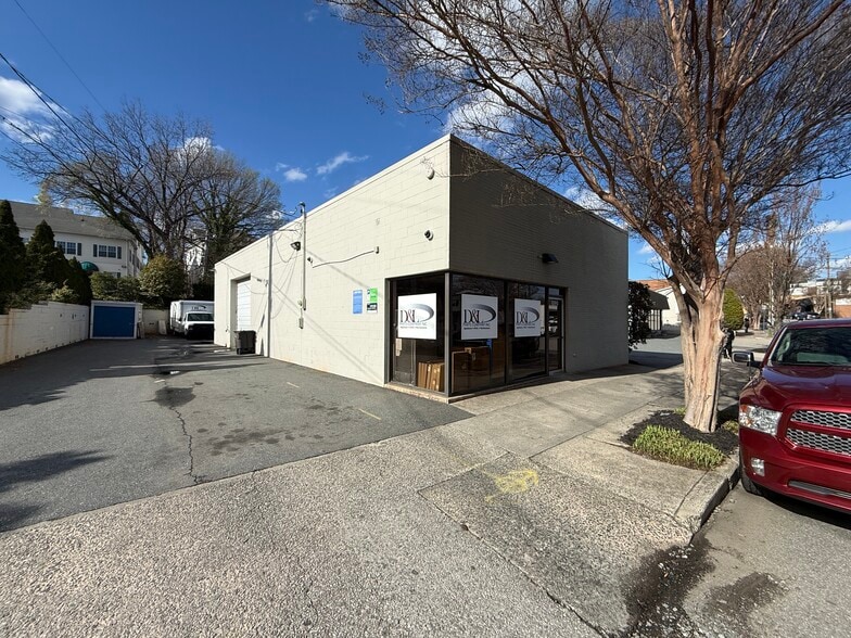 More Photos Of 1090 Burke St, Winston-Salem Freestanding For Lease