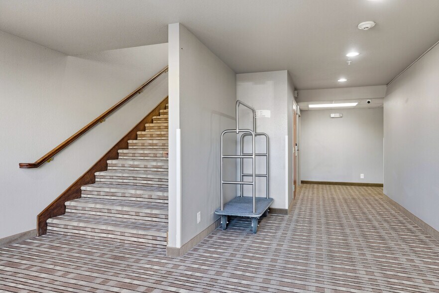 More Photos Of 1575 S Meridian Rd, Meridian Hotel For Sale