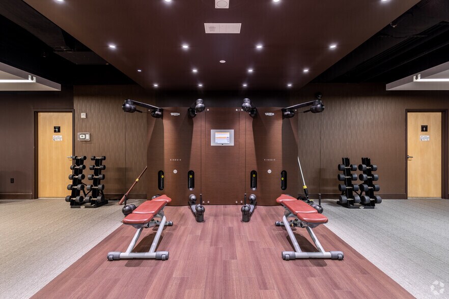 More Photos Of 100 Beard Sawmill Rd, Shelton Office For Lease