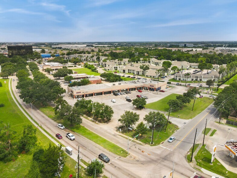 More Photos Of 7306 W Tidwell Rd, Houston Unknown For Lease