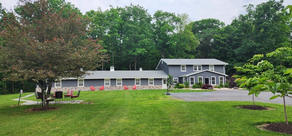 More Photos Of 106 Carr St, Nicholson Assisted Living For Sale