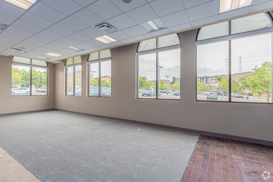 More Photos Of 1705 San Elijo Rd, San Marcos Bank For Lease