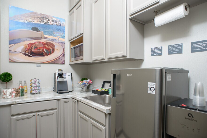 More Photos Of 2244 Faraday Ave, Carlsbad Coworking Space