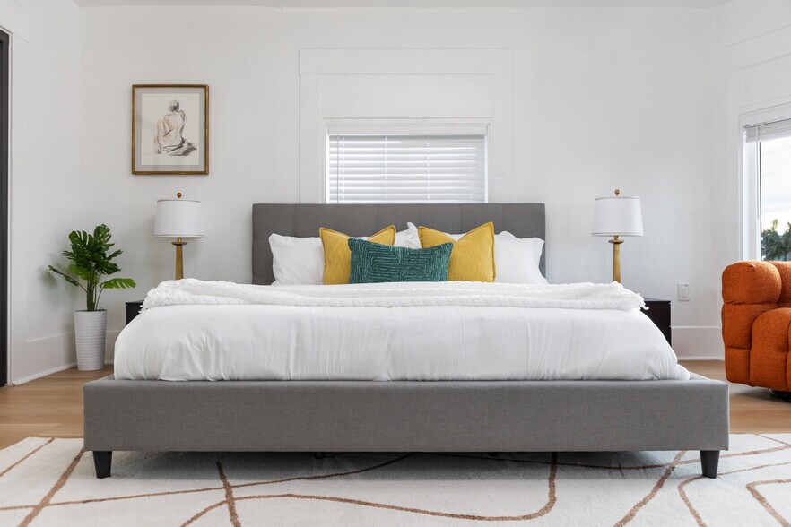 More Photos Of 1055 21st Street, San Diego Apartments For Sale