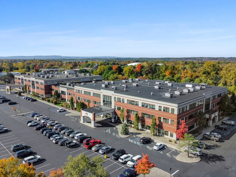 More Photos Of 711-713 Troy Schenectady Rd, Latham Medical For Lease