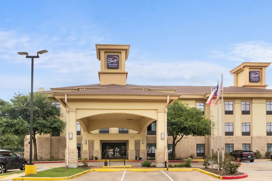 More Photos Of 18150 McKay Dr, Humble Hotel For Sale