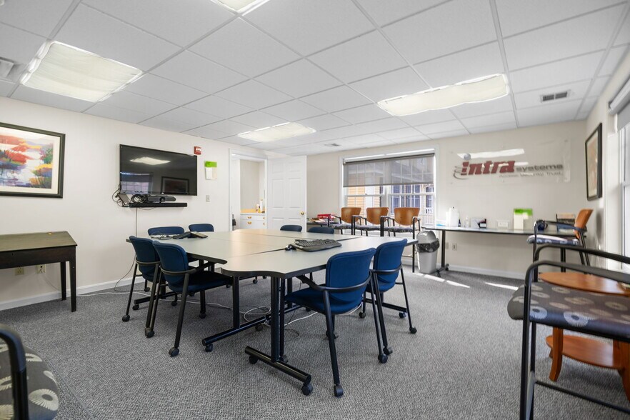 More Photos Of 360 State Route 101, Bedford Office For Sale
