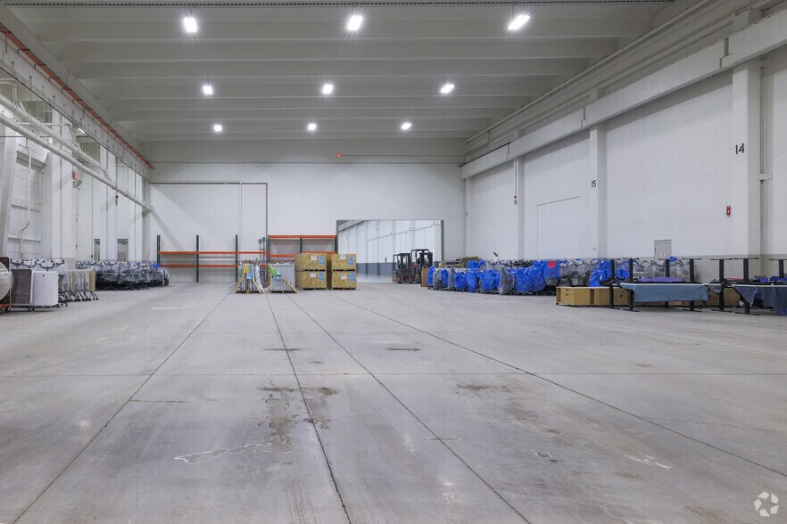 More Photos Of 53 Ayer Rd, Littleton Warehouse For Lease