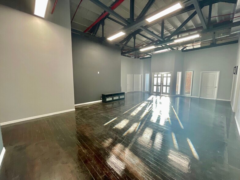 More Photos Of 1906 N Armenia Ave, Tampa Loft Creative Space For Lease