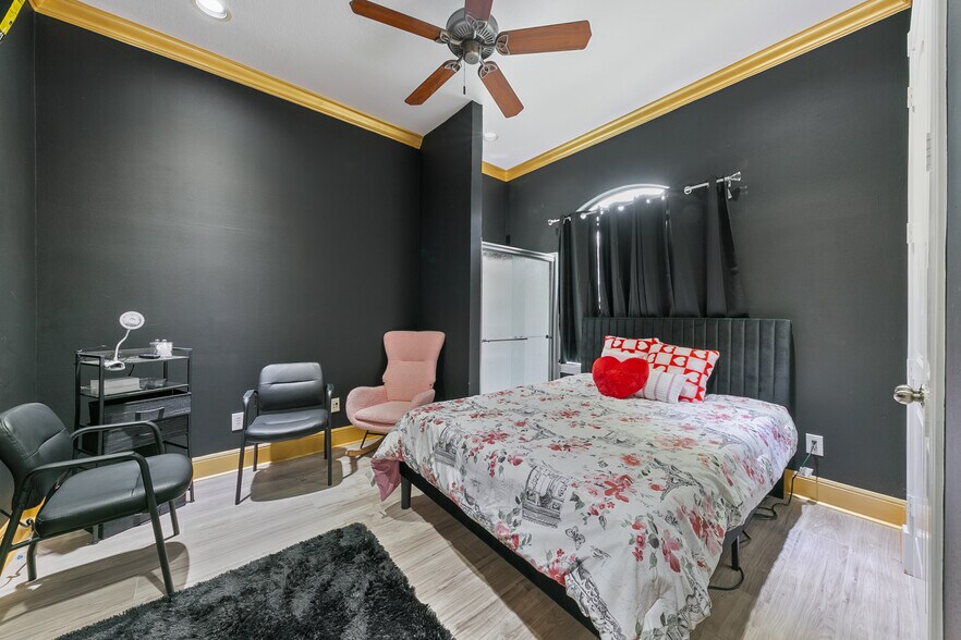 More Photos Of 12832 Willow Centre Dr, Houston Office Residential For Sale