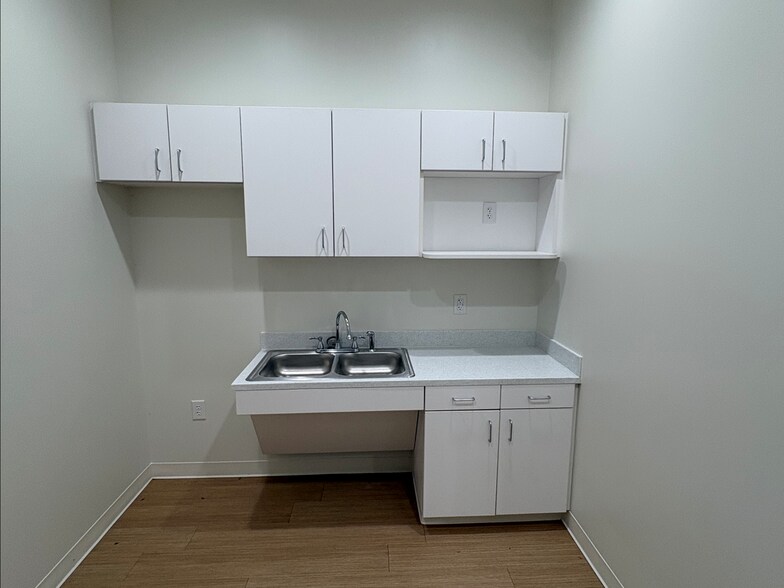 More Photos Of 1400 N Coit Rd, McKinney Medical For Lease