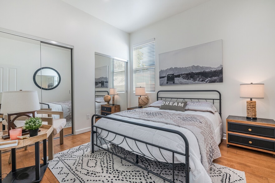 More Photos Of 3718 S Barrington Ave, Los Angeles Rehabilitation Center For Sale