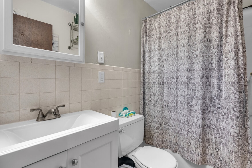 More Photos Of 9201 Kennedy Ave, Highland Apartments For Sale