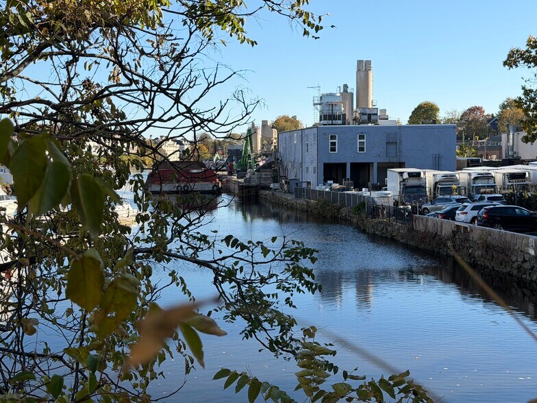 More Photos Of 17 Wall St, Norwalk General Retail For Sale