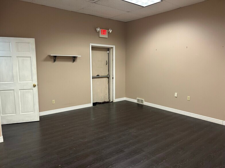 More Photos Of 10158 Niagara Falls Blvd, Niagara Falls Storefront Retail Office For Lease