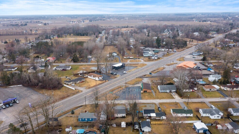 More Photos Of 3392 S Huron Rd, Bay City Storefront For Sale