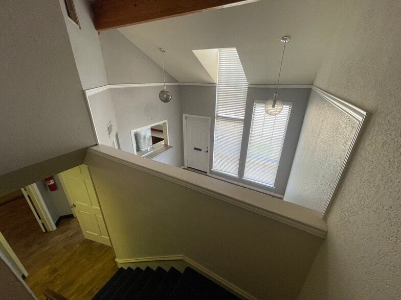 More Photos Of 4234 N Interstate 35, Denton Medical For Sale