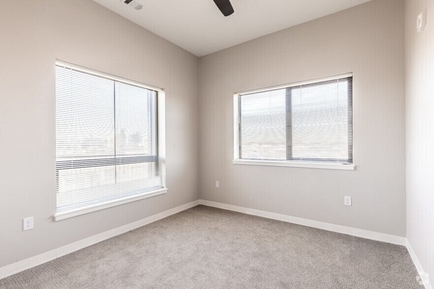 More Photos Of 1901 Vine St, Kansas City Multifamily For Sale
