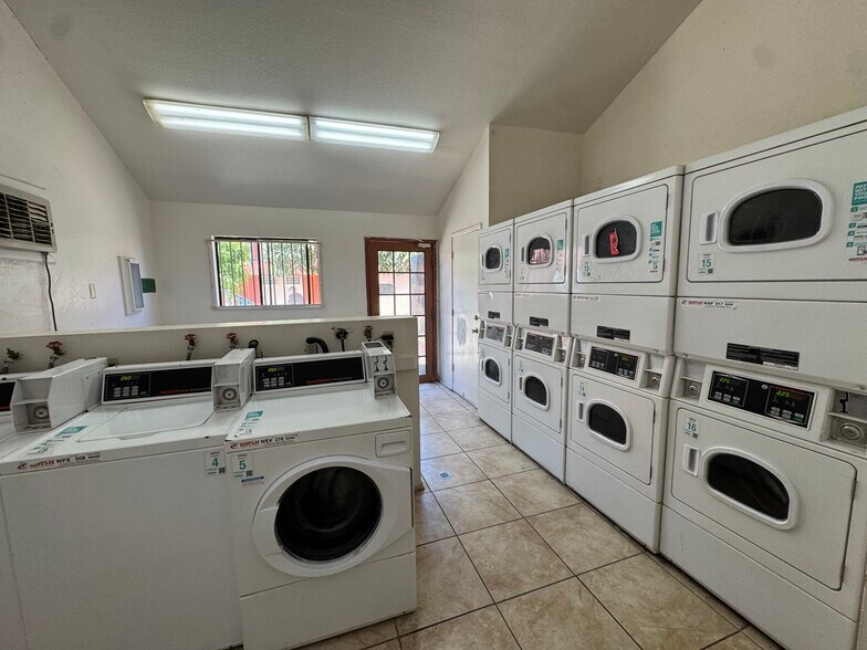 More Photos Of 190 W Valencia Rd, Tucson Apartments For Sale