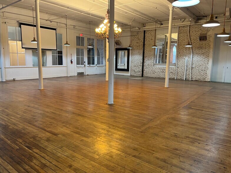 More Photos Of 940-942 Tyler St, Benicia Flex For Lease