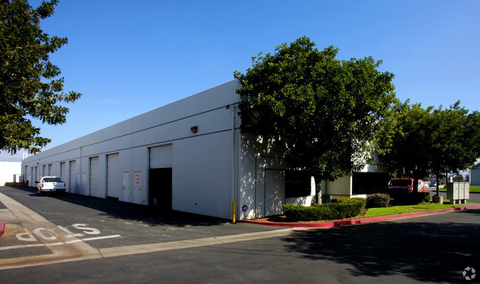 More Photos Of 1141 W Pomona Rd, Corona Warehouse For Lease