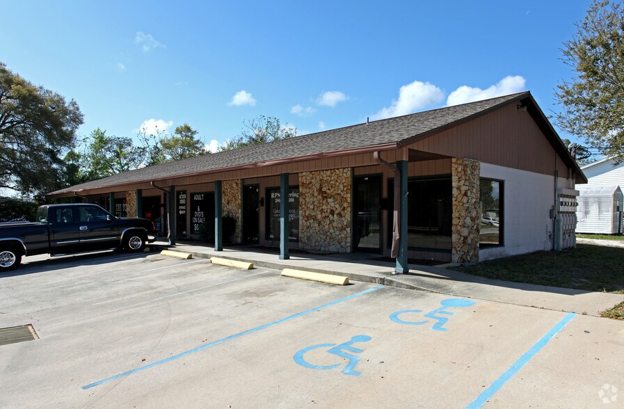 More Photos Of 988-998 Derbyshire Rd, Daytona Beach Storefront For Sale