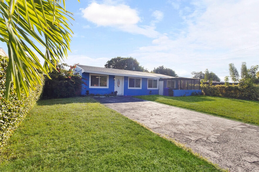 More Photos Of 1510 SW 68th Ter, North Lauderdale Healthcare For Sale