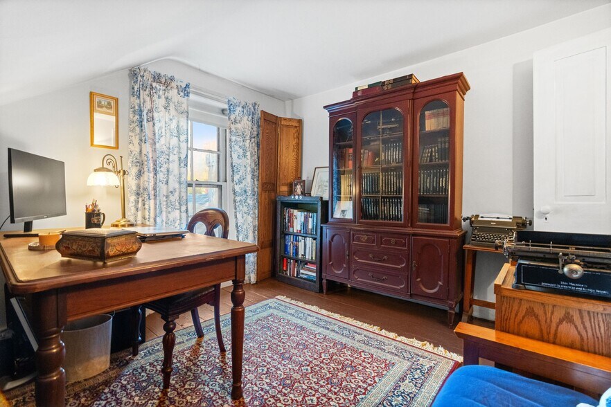 More Photos Of 23-25 Race St, Jim Thorpe Hospitality For Sale