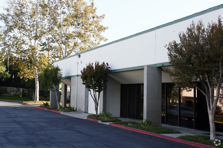 More Photos Of 4615 Industrial St, Simi Valley Warehouse For Lease