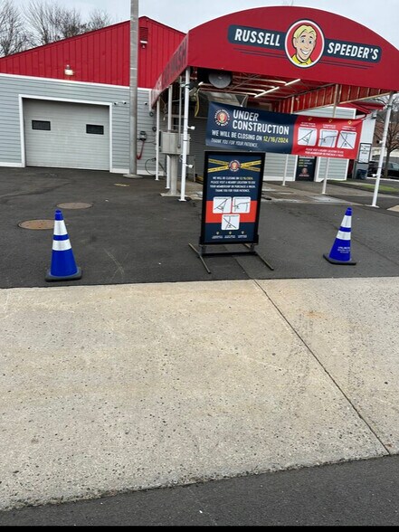 Primary Photo Of 2 Dallas Ave, Bristol Carwash For Lease