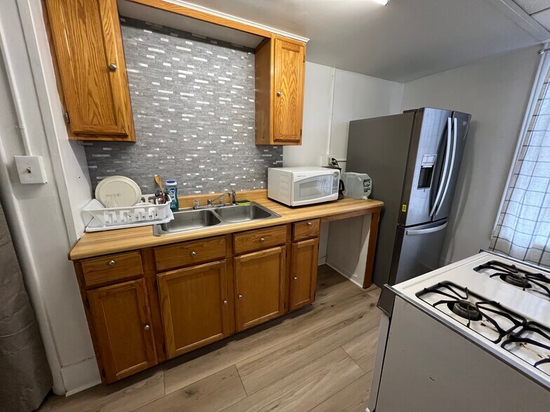 More Photos Of 408 James St, Syracuse Apartments For Sale