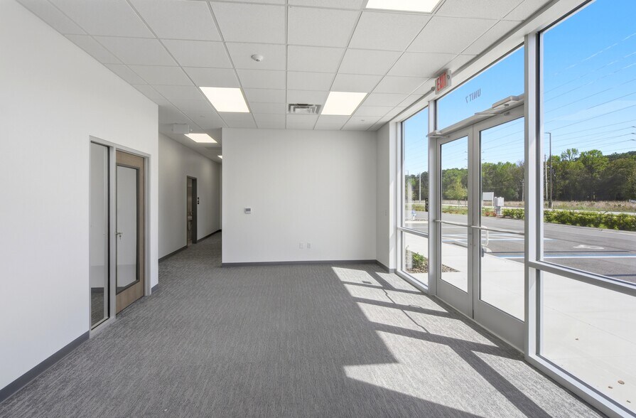 More Photos Of 2555 Ignition Dr, Jacksonville Warehouse For Lease