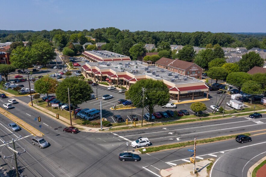 More Photos Of 2946A-Q-2952A-K Chain Bridge Rd, Oakton Unknown For Lease