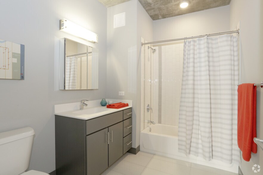 More Photos Of 215 W Lake St, Chicago Apartments For Lease