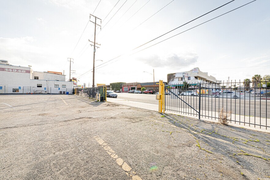 More Photos Of 14948 Crenshaw Blvd, Gardena Movie Theatre For Sale