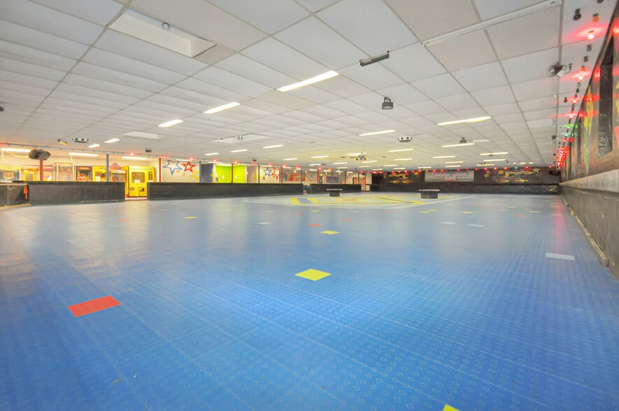 More Photos Of 805 Sater St, Greenville Skating Rink For Sale