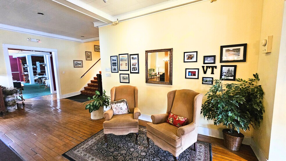 More Photos Of 40 Common St, Chester Hotel For Sale