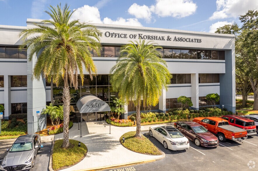 More Photos Of 950 S Winter Park Dr, Casselberry Office For Lease