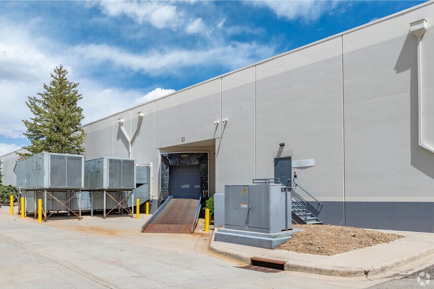 More Photos Of 10949 E Peakview Ave, Englewood Manufacturing For Lease